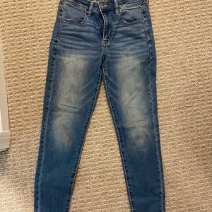 American Eagle light wash skinny jeans